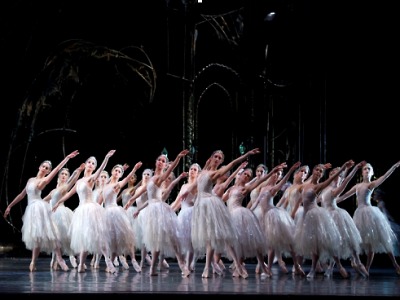 Královský balet v Londýně předvede romantické Labutí jezero