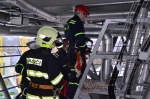 Cvičení hasičů na heliportu Krajské nemocnice Liberec