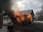 Požár autobusu v Jirkově u Železného Brodu