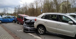 Šest poškozených aut v liberecké ulici Dobiášova