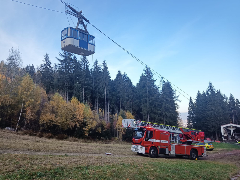Pád kabiny lanovky jezdící na Ještěd<br />Autor: HZS Libereckého kraje