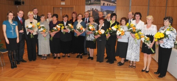 Společné foto oceněných a předávajících