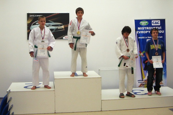 Karel Buriánek na stupních vítězů. Foto: Martin Švehla