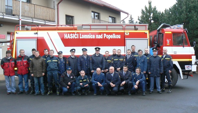 Současný sbor lomnických dobrovolných hasičů Současný sbor lomnických dobrovolných hasičů