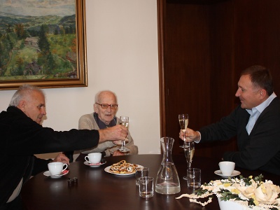 Nejstarší jablonecký muž navštívil radnici