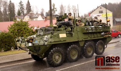 Obrazem: Průjezd americké vojenské kolony přes Lučany