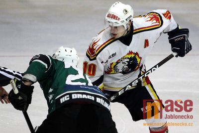 Hokejisté místo play–off o záchranu 