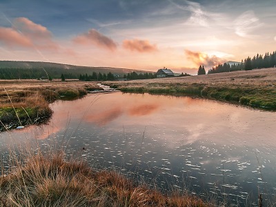 Autor foto:Kamil Matula. Podzimní Jizerka Desátý ročník fotosoutěže Zaostřeno na Jizerky byl vyhlášen