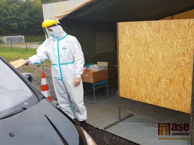 Autor foto:Jiří Endler V Jablonci nad Nisou hlasovalo na stanovišti drive-in 34 voličů