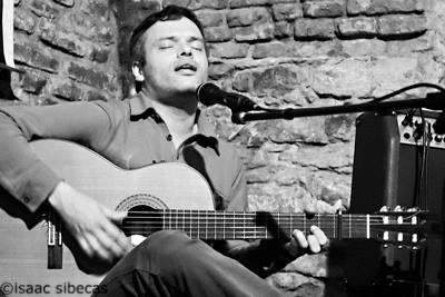 Pozvánka na koncert:  Iván Gutierréz a skupina MADERA