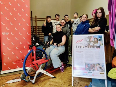 Žáci středních škol si vyzkoušeli, jaké to je žít s hendikepem