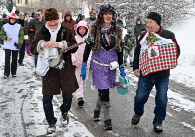 Obrazem: Masopustní průvod v Huntířově