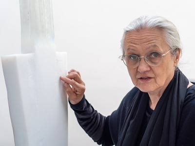 Autor foto:Archiv Muzeum skla a bižuterie Jablonec nad Nisou Známá výtvarnice Gizela Šabóková vystavuje v jabloneckém Krystalu