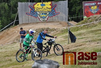 Autor foto:Václav Novotný Obrazem: Trénink, kvalifikace a warm up party JBC 4X Revelations 2018
