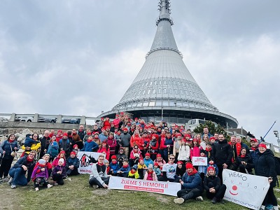 Autor foto:Český svaz hemofiliků a organizace Hemojunior Lidé s vrozenou poruchou srážlivosti krve zdolali Ještěd