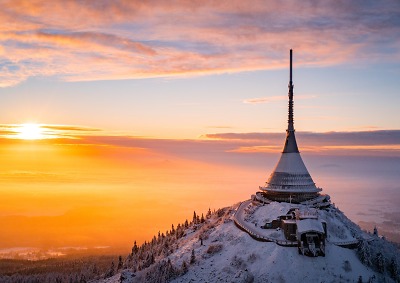 Rok kulatých výročí. V kraji slaví muzea, galerie, sklářské firmy i Ještěd