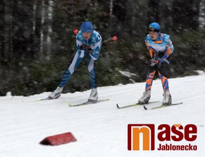 Mladým běžkařům o víkendu konečně začala zima