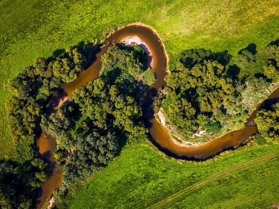 Jizerské hory se po zimě probouzejí a zvou do skal i k potokům