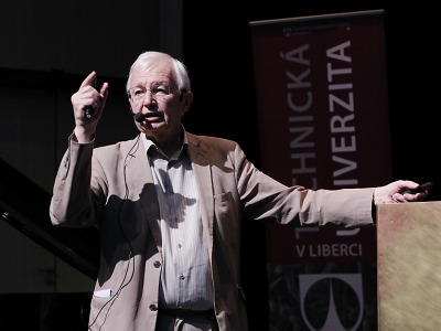 Nositel Nobelovy cen Lehn přednášel v Liberci o chemii života