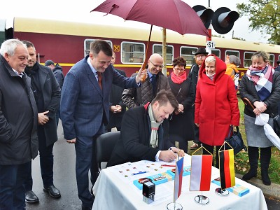 Podepsali prohlášení ke zlepšení dopravního spojení v Trojzemí