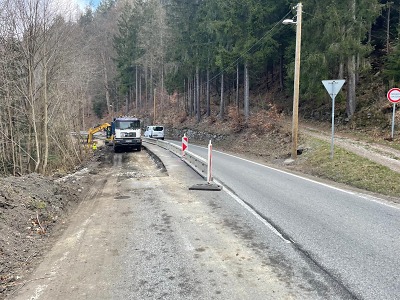 Silnice I/14 mezi Rokytnicí a Jablonečkem po první fázi rekonstrukce