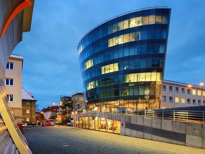 Autor foto:Archiv KÚ Libereckého kraje Rektorát a infocentrum Technické univerzity Liberec: směle a odvážně