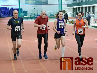 Obrazem: Atletičtí veteráni si dali dostaveníčko v jablonecké hale