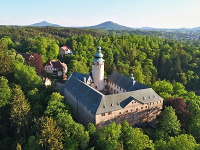 Výlet vlakem z Lípy do Jablonného přiblíží zámek i chrám