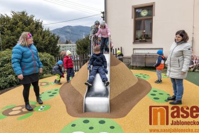 Autor foto:Antonín Bělonožník Děti z tanvaldského Šumburku mají novou želvu