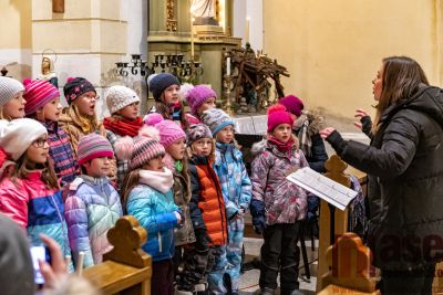 Obrazem: Vánoční koncert ZUŠ Tanvald ve Velkých Hamrech