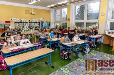 Tanvaldské školy přivítaly ve škole prvňáky a druháky