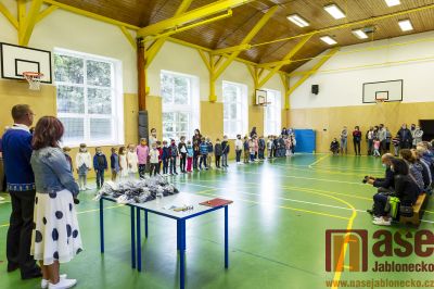 Obrazem: Prvňáčci na Smržovce slavnostně zahájili školní docházku
