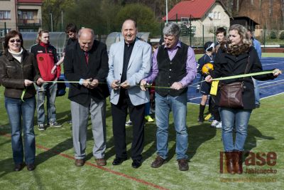 Ve Velkých Hamrech slavnostně otevřeli víceúčelové hřiště