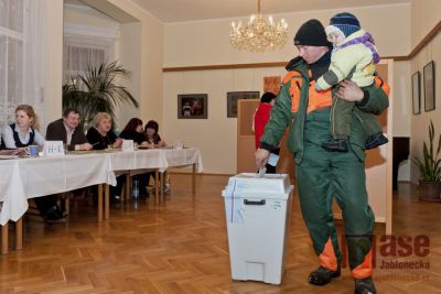 První kolo prezidentských voleb v Desné vyhrál Zeman