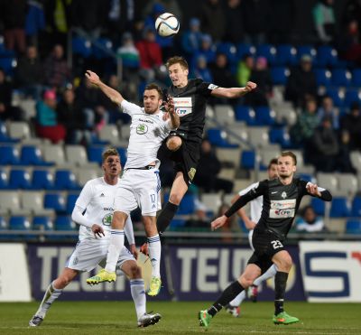 Sahali, sahali po bodu, ale nedosáhli