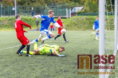Obrazem: Fotbalisté Desné v boji o první místo deklasovali Rynoltice 