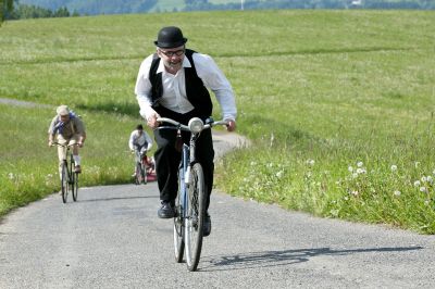 Na Tanvaldsku si dali dostaveníčko příznivci Járy Cimrmana Na Tanvaldsku si dali dostaveníčko příznivci Járy Cimrmana