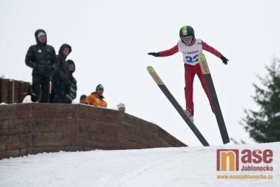 V Desné a Tanvaldu se závodilo ve skoku na lyžích a severské kombinaci 