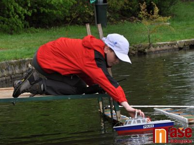 Závody lodních modelů vyhráli Jakeš a Franta