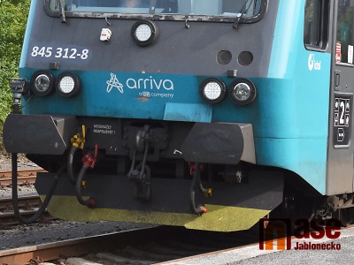 Na přejezdu v Plavech vlak srazil osobu