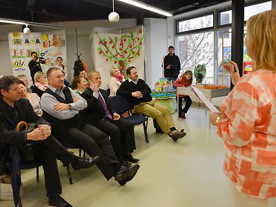 Dražba výtvarných prací vynesla pro pediatrii téměř 20 tisíc