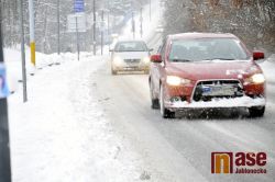 Řidiči by měli jezdit velmi opatrně, radí šéf zimní údržby