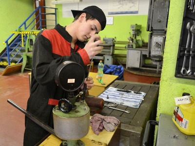 Na jablonecké průmyslovce soutěžili o nejlepšího mechanika