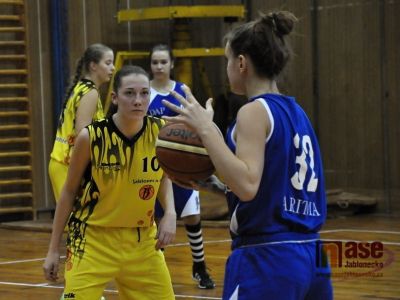 Basketbalové kadetky drží třetí místo v lize