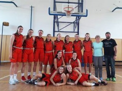 Naděje Bižuterie stále vedou basketbalovou ligu juniorek
