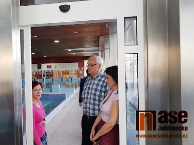 Autor foto:Jiří Endler V Jablonci slavnostně zakončili rekonstrukci bazénu