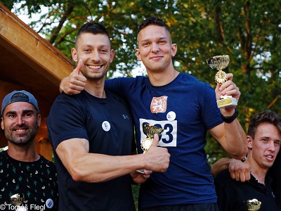 Pátý ročník BeerRun přilákal na originální běh 76 tandemů