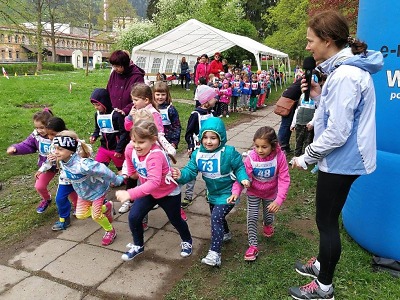 Orientačního běhu Panskou zahradou se účastnilo celkem 390 dětí