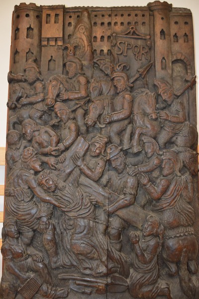 Křížová cesta na Bezdězu je kompletní, získali zbývající dřevořezby