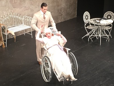 Božská Sarah vyprodala divadlo